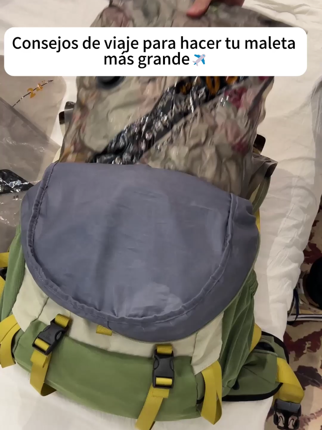 Aplicando esta recomendación, podrás viajar de forma más ordenada y vestir ropa que ocupe menos espacio.#bombadevacío #tiktokshop #ahorrarenequipaje #viralvideo #foryoupage❤️❤️ 