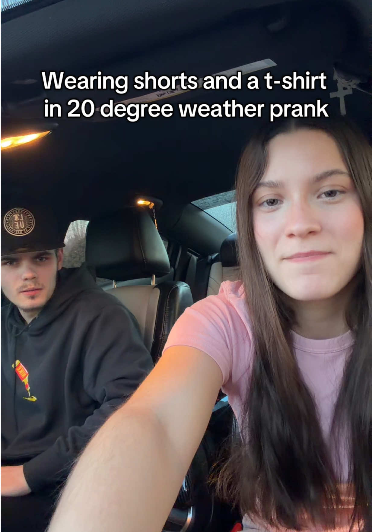 He’s just obsessed with my legs ☺️☺️  #fyp #harmlessprank #foryoupage #couplecomedy #prank 