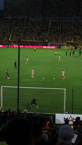Y ARRIESGÁ AHÍ #messi 