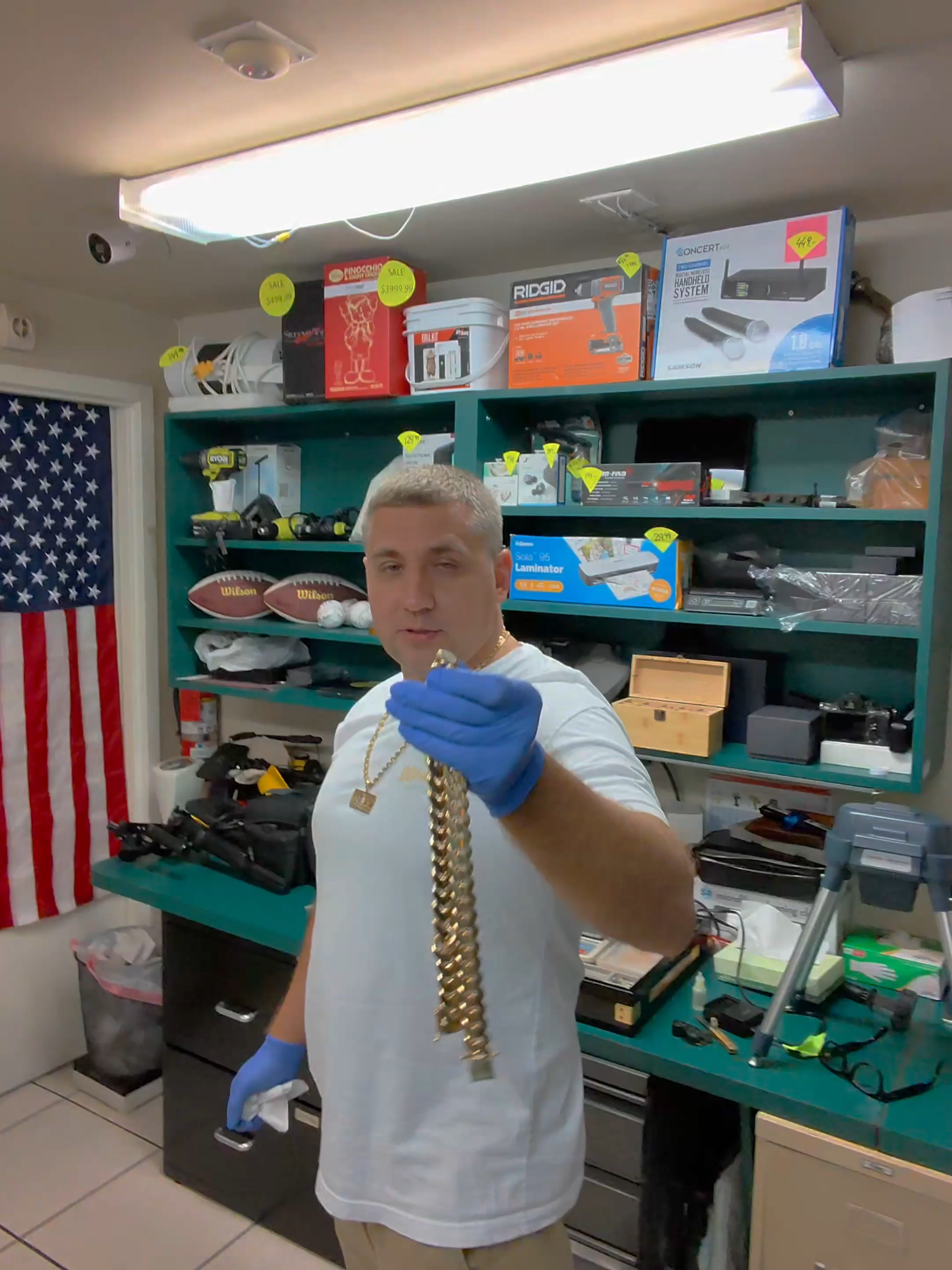 Can guess how much we paid for this massive gold chain?! #gold #viral #fyp #fypシ゚viral #pawnshop