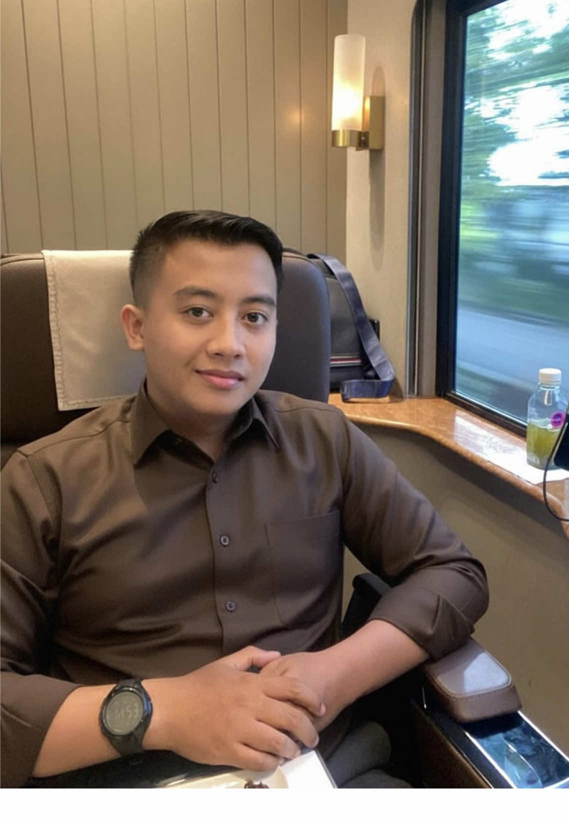 Dulu Pertama Kali saya Naik Kereta Compartment Suite ini Tahun 2024 . Sampai saat ini Pelayanan nya Memang Bagus Sekali. #kaiindonesia #KAI #kaiaccess #argosemerucompartment #argosemeru.