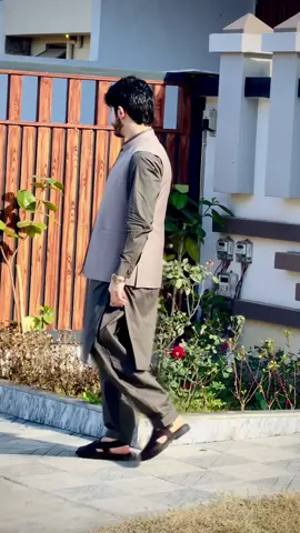 Pa har haal ki darta khandam @(M A L A K) 