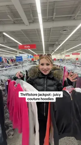 Does anyone have the matching bottoms? 👀 specifically the orange one I will buy it omg #juicycouture #thrift #valuevillage #thriftstorefinds #thriftedfashion 