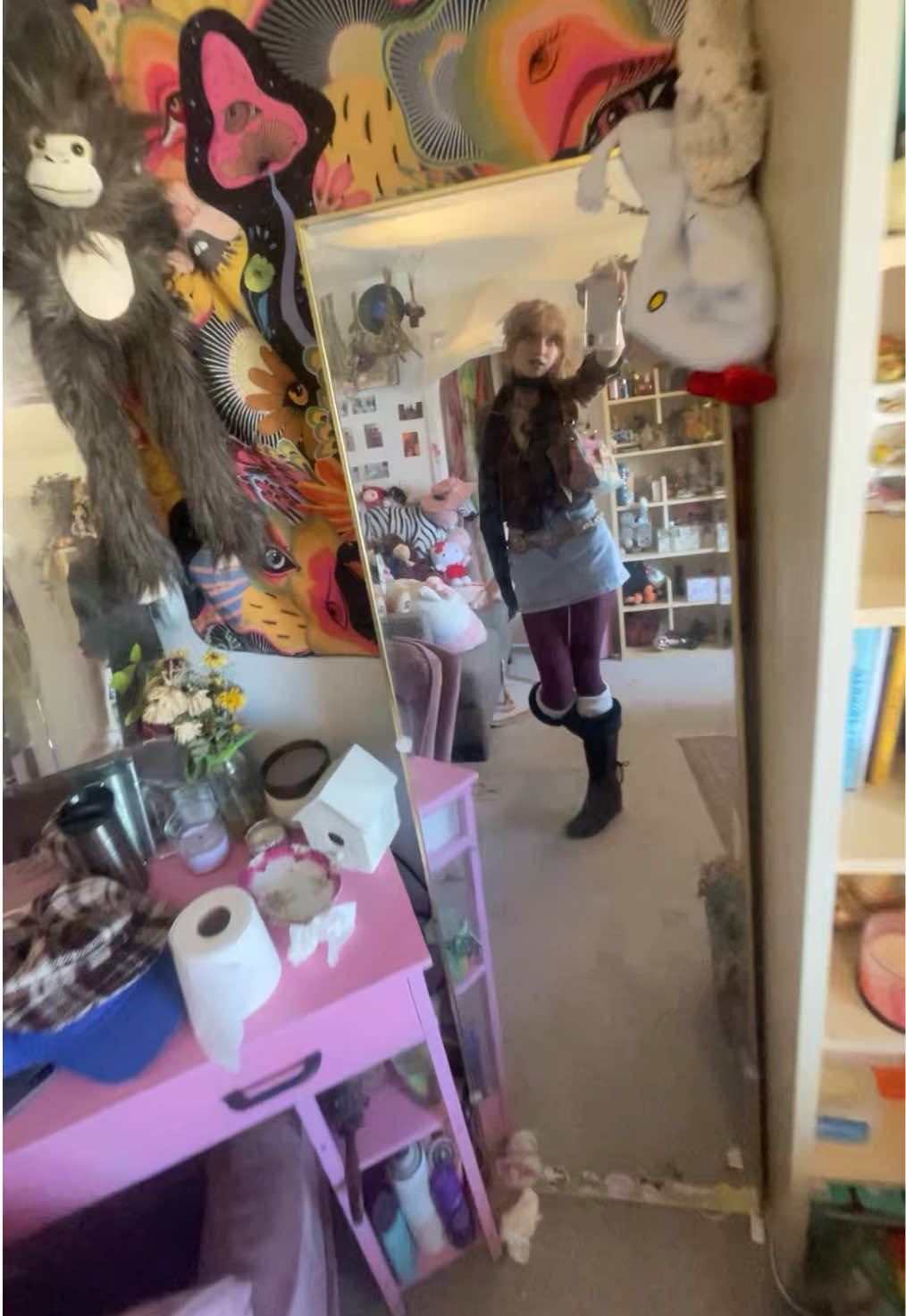 I count this as a room tour lmao #twee #utah #deviltown #funkyfashion #roominspo