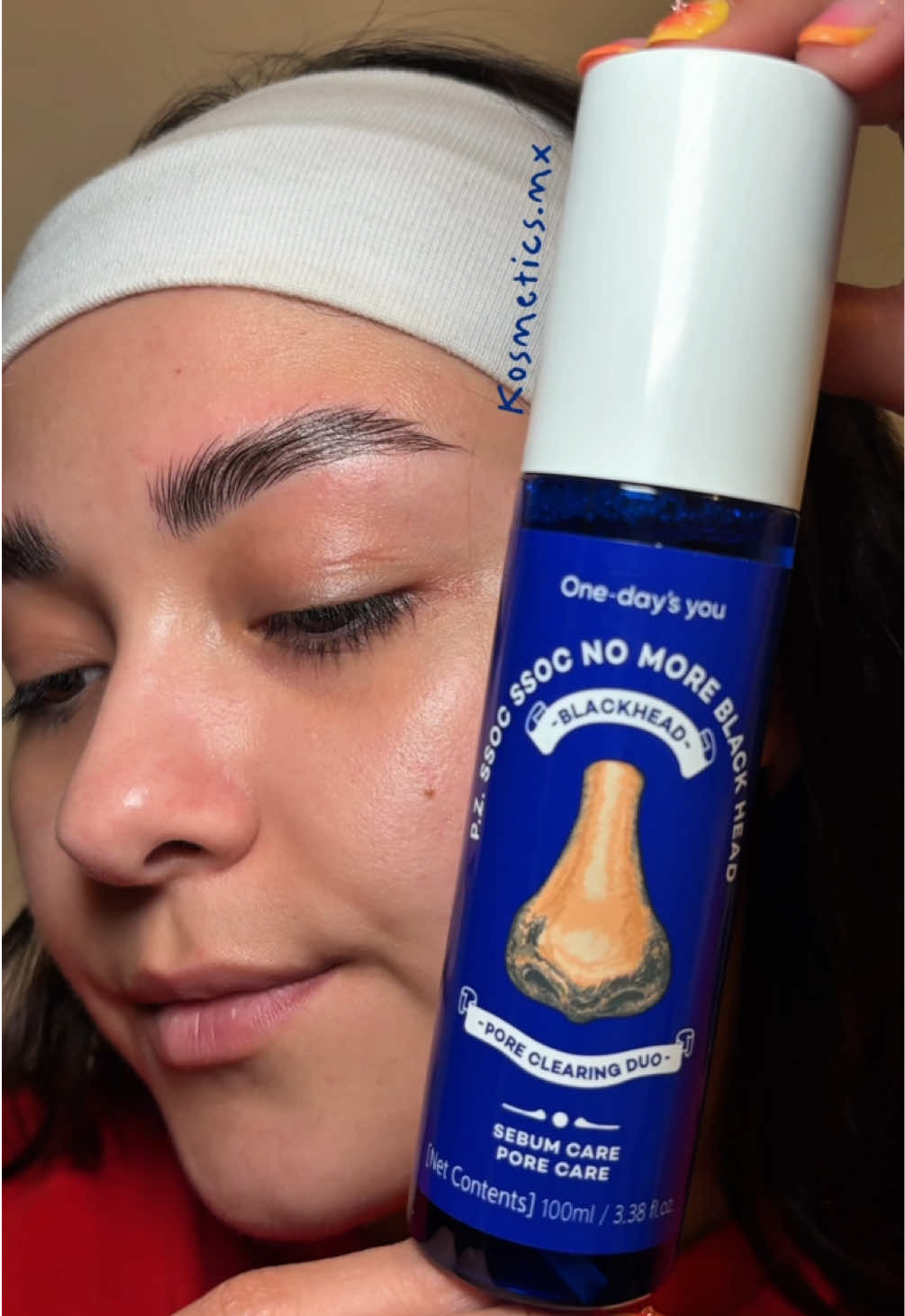Los coreanos lo volvieron hacer!!!! Nos acaban de sacar este bello producto que nos ayuda a remover puntos negros🫂 Les presento el SSOC No More Blackhead de one days you el cual contiene ingredientes naturales como agua de hamamelis, que ayuda a calmar y tonificar la piel; extractos de centella asiática y hierbas calmantes; además de ingredientes que ayudan a disolver el sebo y suavizar puntos negros. Si tú también lo quieres lo conseguir en @Kosmetics Mx 🤍 #koreanskincare #kbeauty #fyp #puntosnegros #blackhead 