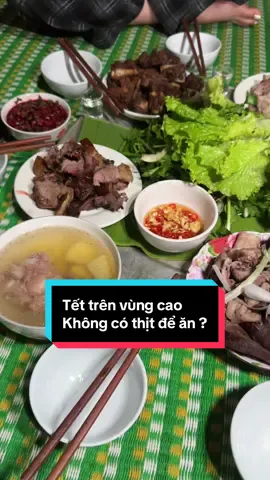 Có thể người vùng cao chúng em, thiếu thốn đủ thứ, nhưng ngày tết bố mẹ và ông bà lúc nào cũng có thịt để cả nhà cùng ăn ạ #maylinh #cuocsongvungcao #tet #taybac #khokhan 