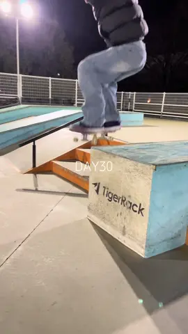 普通にギャップ怖い😱😱 #skateboard #スケボー #砂辺 #砂辺ブランク #スケボー初心者 