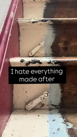 #victorianrenovation #paintstripping #oldhouselove #homerenovation #renovation 