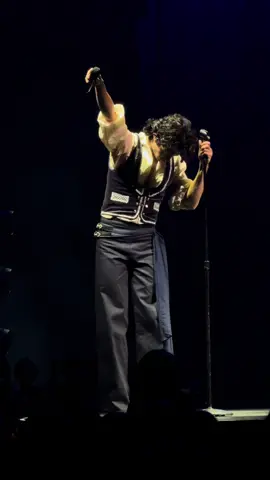 opening night 😕😕 #conangray #wishbonetour #familyline #concert #livemusic