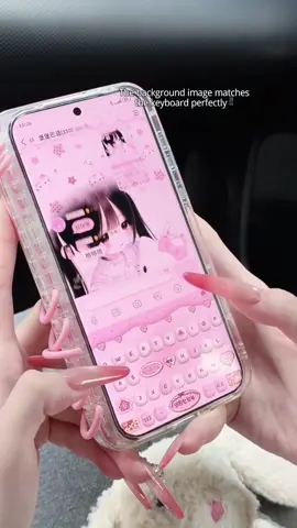 The background image matches  the keyboard perfectly📱