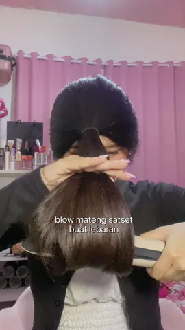 itu pake hair spray dari salon daily yaa supaya awet blow nya🤩
