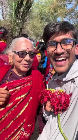 Aama ley mero video po hernu hudo raixa nee babai 😍 #nishanmainali #infinite_with_nishan #vlogger #nepal #farming 