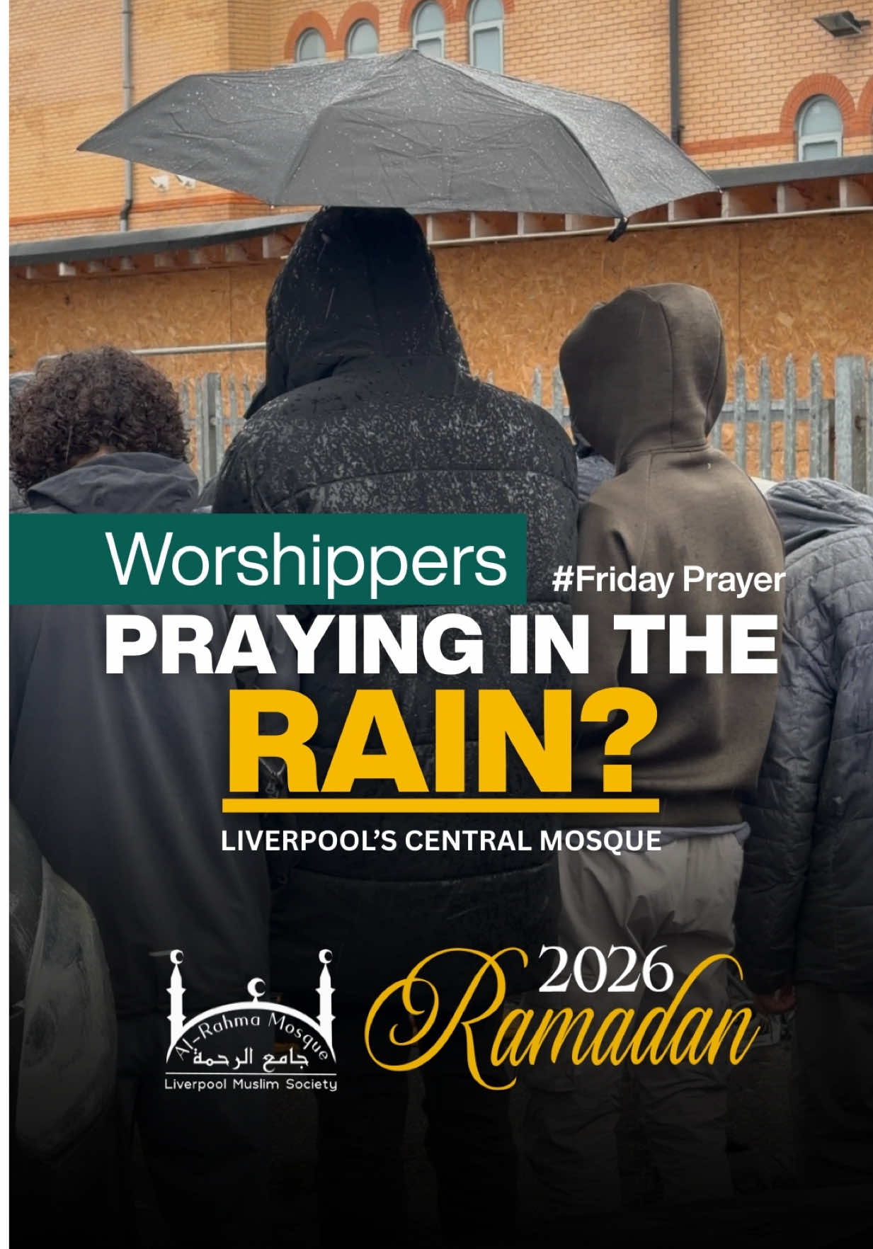 Today, the rain didn’t stop Jumu’ah. 🌧️ With the mosque at full capacity, thousands prayed outside  standing shoulder to shoulder in the rain. Over 3,500 attended during Ramadan. When the call to prayer is stronger than the weather… this is what you see. 🌙🕌 #liverpool #alrahmamosqueliverpool #L8 #muslim #prayer 