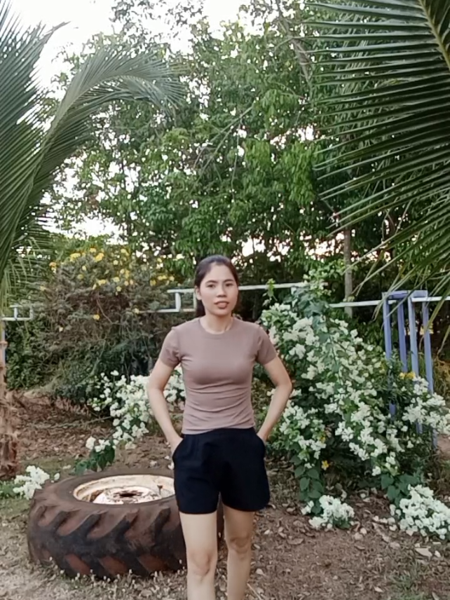 áo thun tay ngắn ôm body tôn dáng ôm eo cho chị em nha lịch sử đơn giản thời trang lắm luôn á #chanchanthat #xaykenhtiktok #