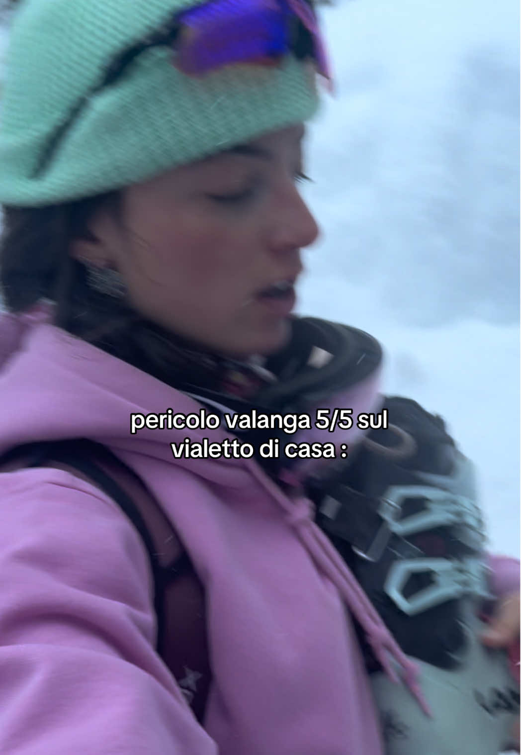 del tipo che ha staccato una valanga fuori dal vialetto di casa ?! #winterseason #perteitalia #skiingvideos #steez #viralvideo 