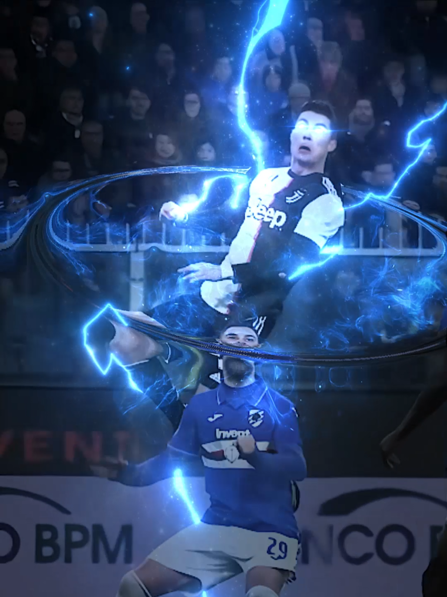 Cristiano vs Leo Messi x Anime team ⚽🌌 4 weeks of 2D Animation work 🖌️⚡ . ▪ Animated by brknsergio t_.man i.neonic xalalix blendreams (IG tags) ▪ Song: ZXKAI, slxughter -  NO BATIDÃO . #messiedit #cristianoedit #cristianoronaldo #narutoedit #gokuedit