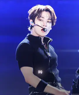 230107 lee know just hits different #leeknow #leeknowedit #straykids #straykidsedit #seungaeq 