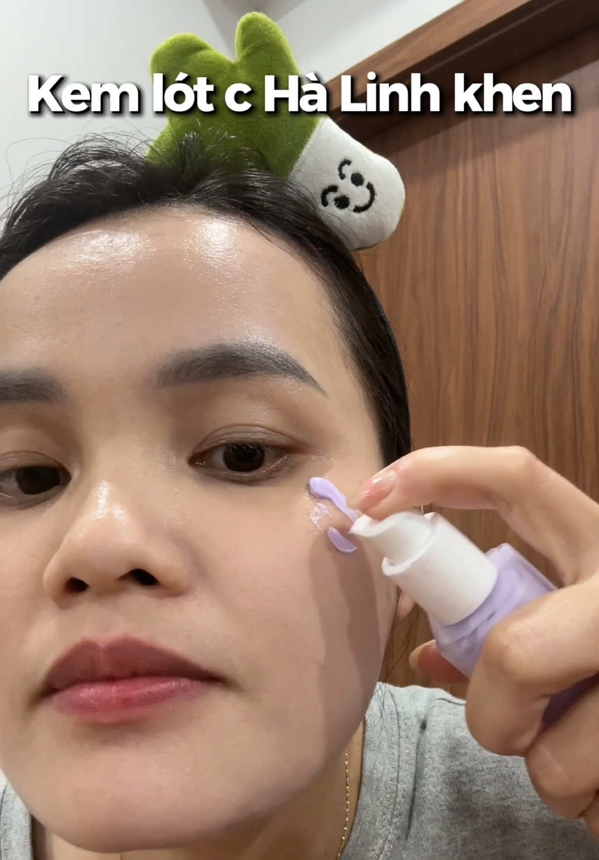 Fomo thành kông theo c Hà Linh và cái kết tìm dc e Kem lót chân ái.Vừa nâng tông,mềm da vừa chống nắng đỉng cao lun các mom ơiii #kemlotzeesea ##kemlot #kemlottrangdiem #makeup 