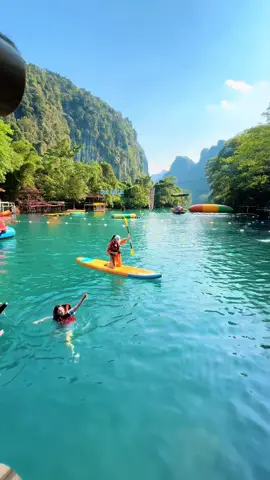 Cô ấy Không phải công chúa, hôm nay cô ấy  là “chiến thần SUP” 🏄‍♀️✨ Đi chơi là phải chất – chèo SUP là phải ngầu 😌🫶#checkindarkcave #SongChayHangToi #suoimoc #quangtrireview #zipline 