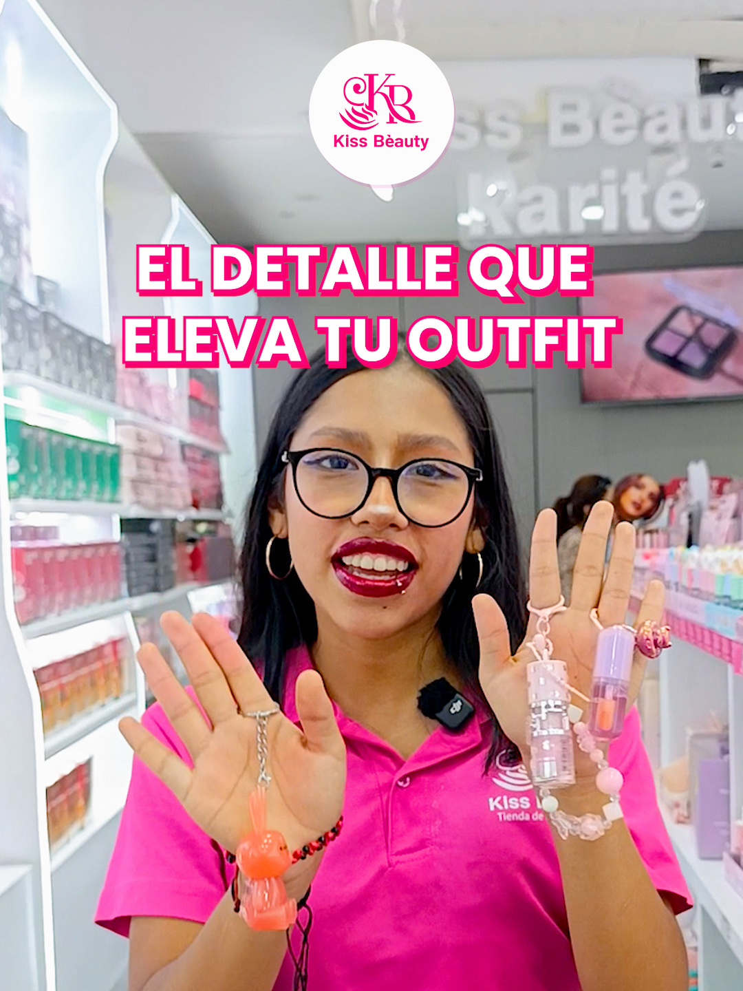¿Sales y ya estás retocando tu gloss otra vez? 😩 Tranquila… tenemos la solución 💋 Nuestros 3 gloss llavero son pequeños, prácticos y perfectos para llevarlos contigo todo el día. Con distintos acabados: PH, brillo y tonos variados para cada mood ✨ Y lo mejor: disponibles por unidad y por mayor, para ti o para tu negocio. Solo aquí en Kiss Beauty 💖 💄 Emprende con nosotros 📦 Somos importadores de maquillaje 🚚 Hacemos envíos a todo el Perú 📍Visítanos en Jirón Andahuaylas 915 - Centro de Lima. 📩 Escríbenos y pide tu catálogo completo al 905 455 487. #GlossLlavero#BeautyEssentials#BrilloPerfecto#MakeupLovers#kissbeauty#RetocaDondeSea #BeautyPerú#EmprendeConBelleza #maquillaje #centrodelima #kissbeautyperu #labial