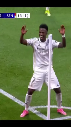 Vini Baila gol de Vini Jr al Benfica 2-1 #vinicius #vinijr #viniciusjunior #realmadrid #benfica @Vini Jr. 