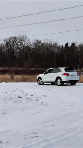 Orbit shot on Porsche Cayenne  #carvideo #orbitshot #Koszalin #carporn #cartok #FlashZoomMedia #fyp 