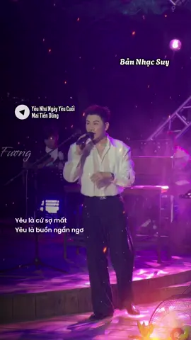 Yêu là cứ sợ mất yêu là buồn ngẩn ngơ.... 