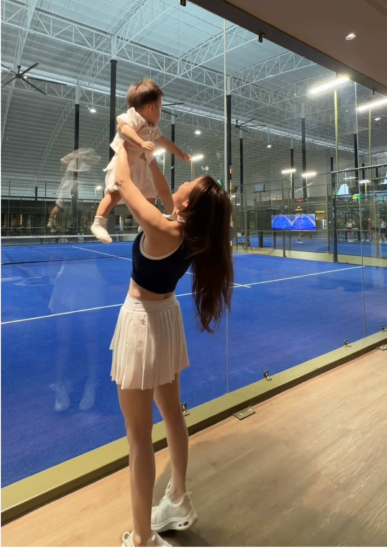 Outdoor activity + panas Indonesia + babysitting Oliver = sunscreen WAJIB sih 😭 Dan ini tuh bukan cuma buat dewasa… tapi bisa buat bayi sampai orang dewasa 🥹✨ one product for the whole fam? I LOVE. Yang aku pakai di sini Sun Lotion SPF50+  ✔️ Protect from UVA & UVB ✔️ Tahan air (bahkan air kaporit 👀) ✔️ No white cast ✔️ Nyaman banget dipakai outdoor Fix banget ini bakal masuk tas liburan aku 🎾☀️ Next pengen coba yang stick & spray biar makin praktis! Auntie on duty under the sun = skin protection first! ☀️👶🏻 #MustelaSunReady #SunSafeFamily #MustelaProtects @Mustela Indonesia 