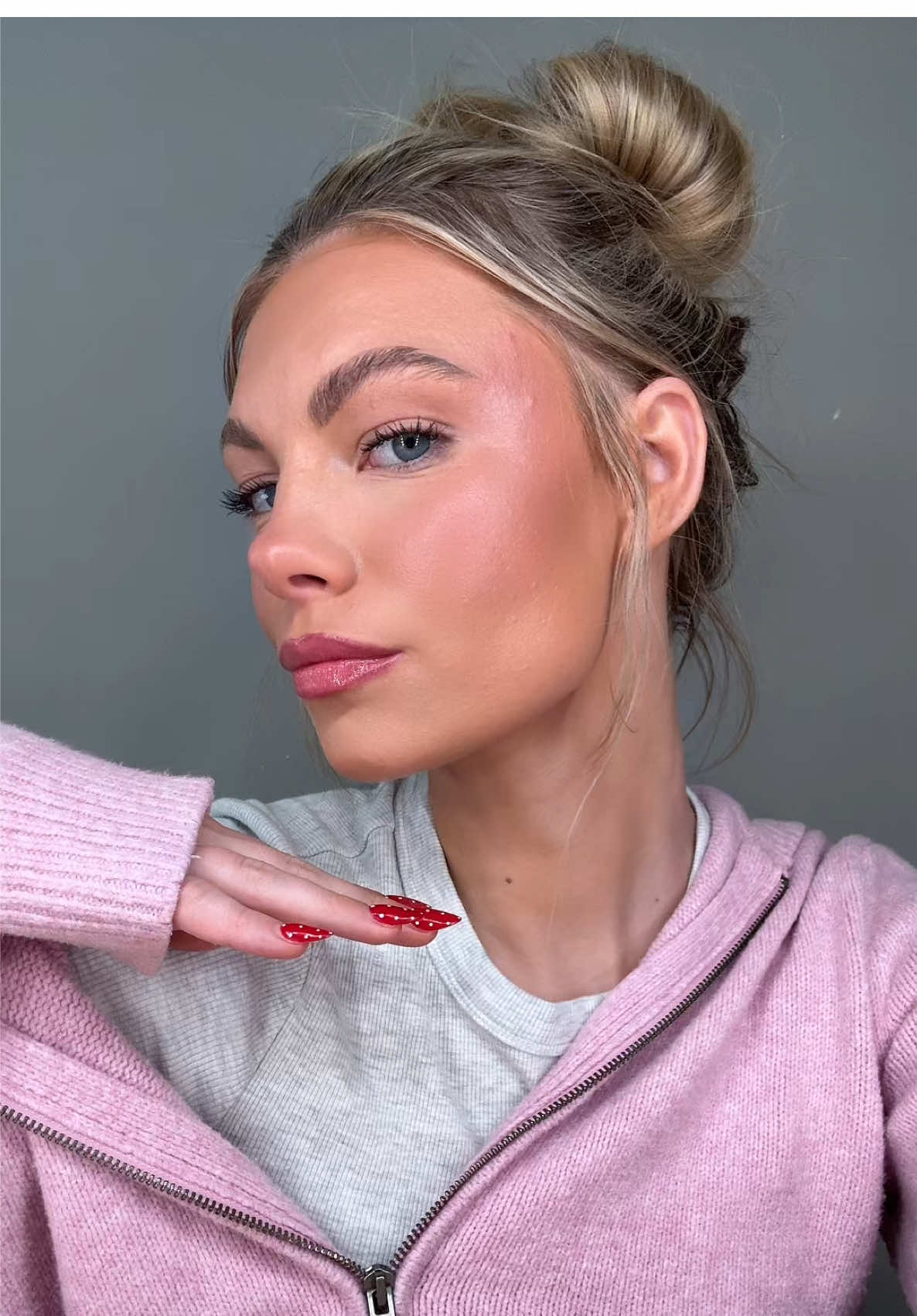 THAT GLOW ✨✨✨ #fyp #grwm #makeup #glowyskin #glowymakeup @DanessaMyricksBeauty @tarte cosmetics @Hourglass Cosmetics @Makeup By Mario @Saie @Patrick Ta Beauty @rhode skin @Benefit Cosmetics @Morphe Cosmetics @NYX Professional Makeup 