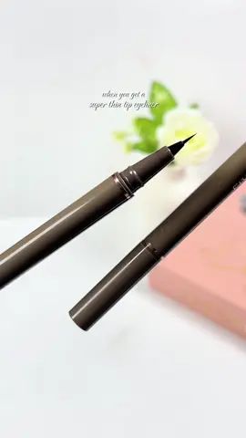 ujung super tipis bikin eyeliner jadi lebih mudah #makeup #prettyme #Eyeliner #eyelinertutorial #eyelinerhack 
