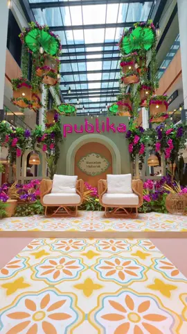Mekar Raya has officially bloomed at Publika ✨🌸 Step into a festive garden of florals, lights and beautifully curated booths as over 90 vendors showcase their exclusive 2026 Raya collections. From modern Teluk Belanga and elegant kebayas to kidswear, fragrances, festive treats and thoughtful gifts — everything you need to get Raya-ready is here! Soak in the lush décor, discover your favourite brands, and celebrate the spirit of Ramadan in style at Mekar Raya. 📍 Publika Shopping Gallery Level G2 – West Gate & The Gallery Level UG – Red & Blue Zone 📅 26 Feb – 22 Mar 2026 See you at Mekar Raya 💚✨