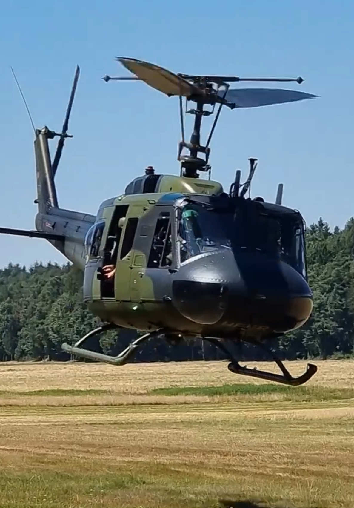 VOLUME UP for the Best Helicopter Sound ever! The German Army Bell UH-1D Huey Helicopter #huey #helicopters 
