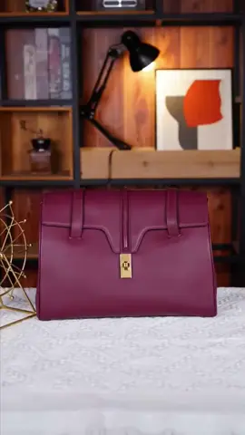 Making bags gives me a real sense of accomplishment#craftsman #Handmadebag #bags #America #handbag#Luxurybag 