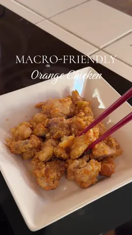 Orange chicken:  8 oz chicken thighs 1 egg  3tbsp cornstarch 2 tbsp flour  Salt & pepper 3tbsp fresh orange juice 1 tbsp soy sauce 1 tbsp monk fruit 1tsp rice vinegar 1 tsp minced garlic ½ tsp grated ginger 1tsp cornstarch + 1tsp water (slurry) Calories: ~695 kcal Protein: ~54 g Carb: ~55 g Fat: ~25 g