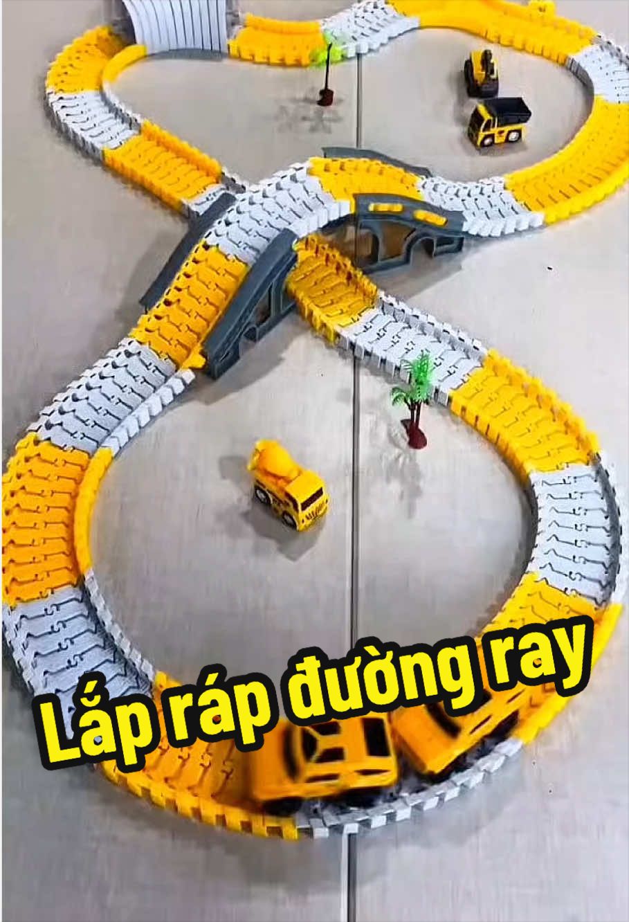 Bộ đồ chơi lắp ráp đường ray cho bé #bodochoilaprap #laprapduongrayxeoto #dochoilaprapduongray #tiemcuachang 