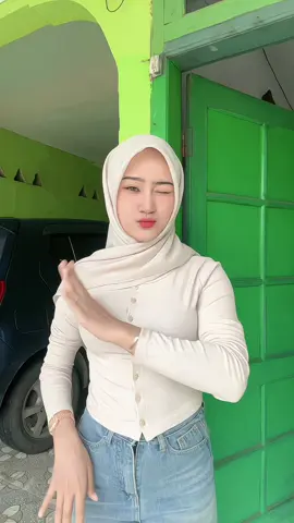 Cakep bngt cardi nya !! #fyp #cardigan #outfit #cewekcantik 