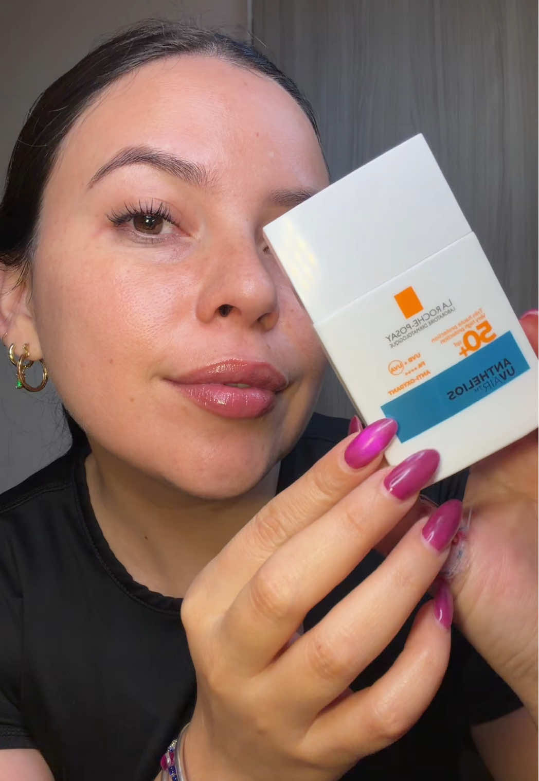 Lo estoy amando, si estás buscando un nuevo protector solar favorito, este es el indicado 💙🧡 @La Roche-Posay  #TanLigeroComoElAire #NoHayVueltaAtras #Lorealistar 