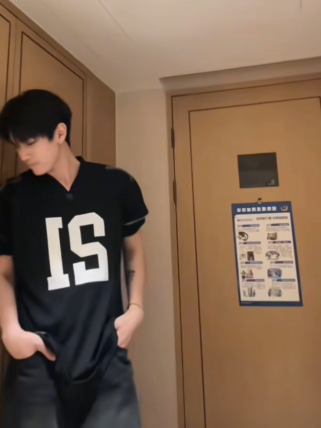 Double Dance 🕺🥰🕺#hanjingde #river #chineseboy #handsome #Socute 
