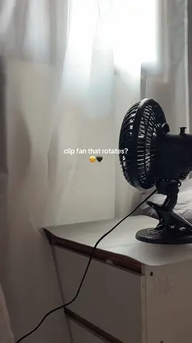 maliit pero ang lakas😩🤌🏻#clipfan #deskfan #minifan #rotatingclipfan #rotating