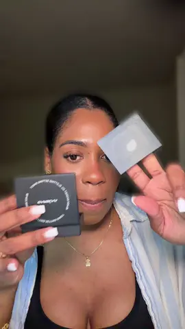 Con estos papelitos absorbentes de grasas ya te puede durar más el maquillaje #skincareroutine #tiktokshopcreatorpicks #makeup #makemefamous #makeuptips 