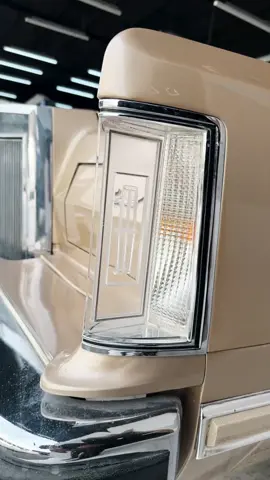 Lincoln continental Mark 5  Model: 1979  100.000aed only 