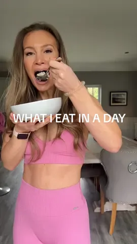 What I Eat in a Day as a Mum of 4 Studying Nutrition 🍓 #whatieatinaday #mumlife #nutritionstudent #balancednutrition #highproteinmeals