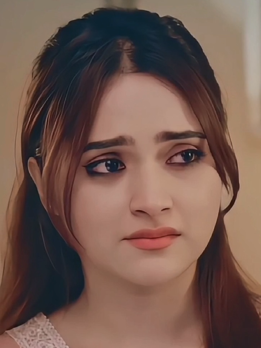 যে মানুষ নিজের মধ্যে একা একা কান্না করতে পারে না সে কখনো আবার শক্ত হয়ে দাঁড়াতে পারে না  
