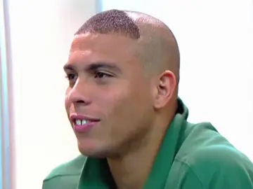 Ronaldo deu a volta por cima na Copa de 2002 💪🏻🇧🇷 #ronaldofenomeno #r9 #selecaobrasileira #futebol #futebolbrasileiro 