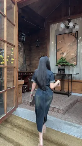 Các c xem màu chuẩn trên live nha, nền gỗ này màu k chuẩn hiuhiu ##outfit##xuhuongtiktokkkkk##bydongxu