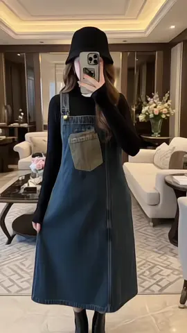 Váy yếm denim phối áo đen đơn giản nhưng cực kỳ sang ✨ Mặc lên vừa trẻ trung vừa thanh lịch, đi chơi hay đi làm đều xinh. L #vayyem #vaydenim #setdodep #thoitrangnu #thoitranghanquoc        @XinhXinh.Store  @XinhXinh.Store  @XinhXinh.Store  