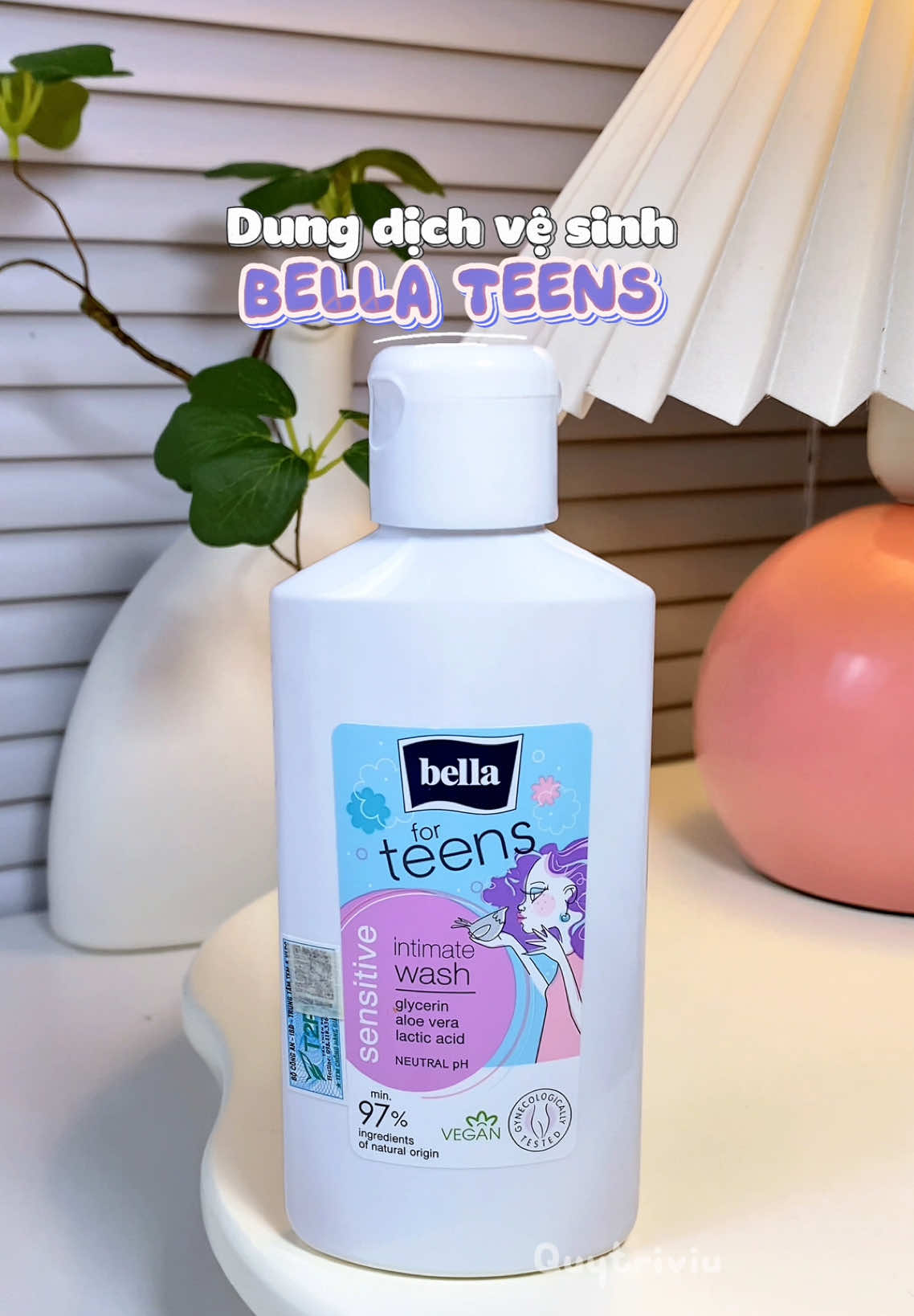 Dung dịch vệ sinh Bella Teens cho tuổi dậy thì 