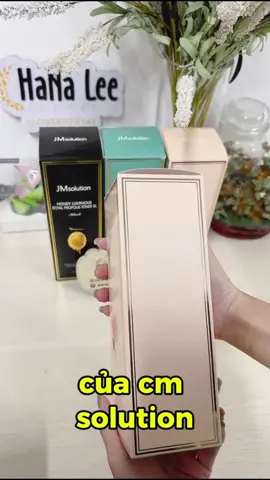 💧 TONER JM SOLUTION 600ML - NGON, BỔ, RẺ! 💧 Chai siêu to khổng lồ đắp lotion mask bét nhè không xót ví. Cấp ẩm sâu, cân bằng da siêu đỉnh chuẩn Hàn. 👉 Hàng sẵn kệ nhà Hana. Chốt đơn ngay qua Inbox, TikTok, Shopee hoặc ghé trực tiếp shop ở Biên Hòa nha mấy bà! 💖 #HanaLeeCosmetic #TonerJMsolution #myphamchinhhang #myphamhanquoc #Skincare