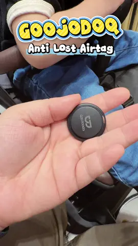 For moms with active toddlers 👀👶 Just wear this tracker like a watch so you can easily locate them anytime📍.  ✔️ Wearable like a watch ✔️ Easy to track using phone ✔️ Perfect for travel & mall trips  #creatorsearchinsights #goojodoq #airtag #safety #activetoddler 