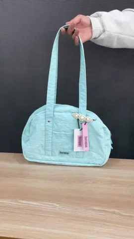 Tas bahu berwarna biru, cocok untuk iPad 11 inci.🩵🥰#taswanita #tas #taslaptop #durlapue 
